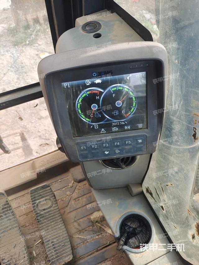 左后方玻璃角標（駕駛室部分）