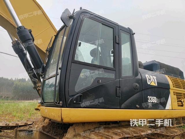 駕駛室左后45度(駕駛室部分) 駕駛室左后45度(駕駛室部分)