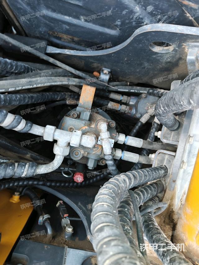 回轉(zhuǎn)馬達(dá)（上車部件）