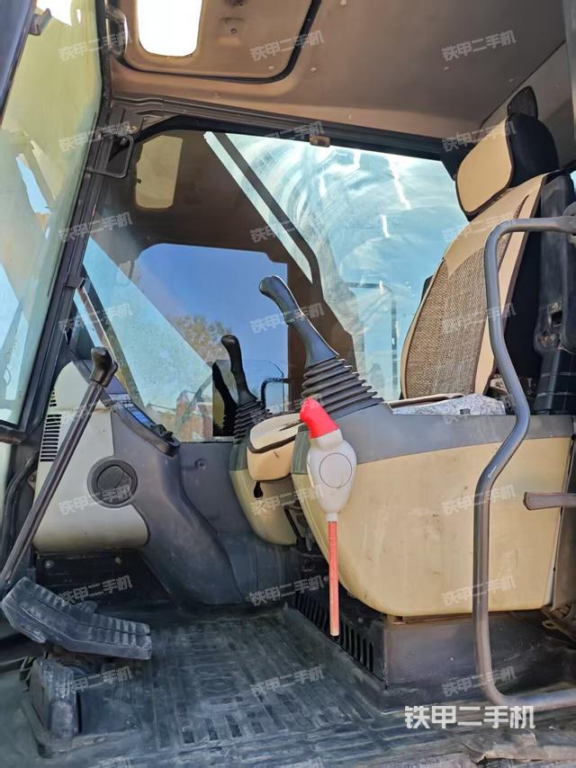 駕駛室整體（整機(jī)外觀）