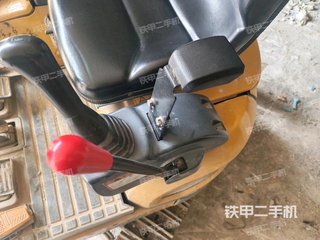 ?駕駛室正側(cè)（駕駛室部分）