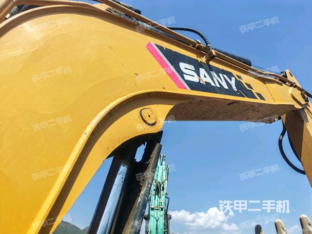 小臂整體左后(工作和回轉(zhuǎn)裝置) 小臂整體左后(工作和回轉(zhuǎn)裝置)