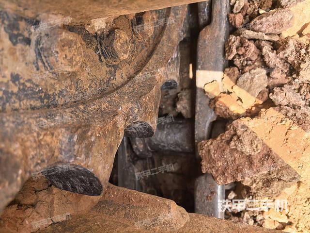 左側(cè)行走馬達(dá)蓋板（行走機(jī)構(gòu)）