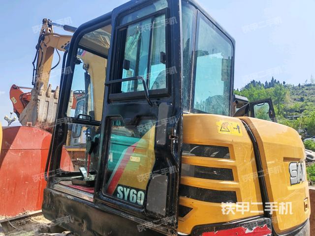 ?駕駛室正側(cè)(駕駛室部分) ?駕駛室正側(cè)(駕駛室部分)