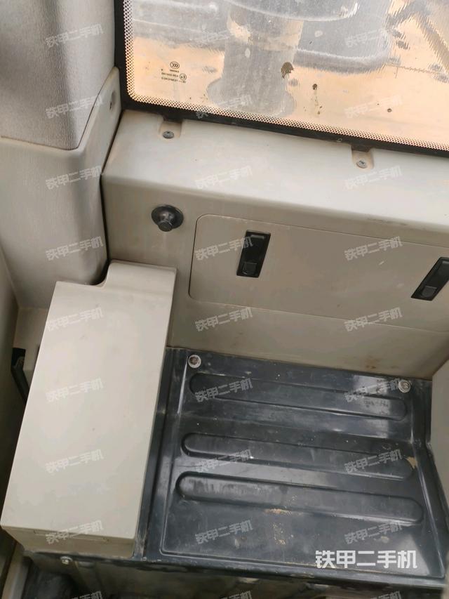 后窗玻璃角標(biāo)(駕駛室部分) 后窗玻璃角標(biāo)(駕駛室部分)