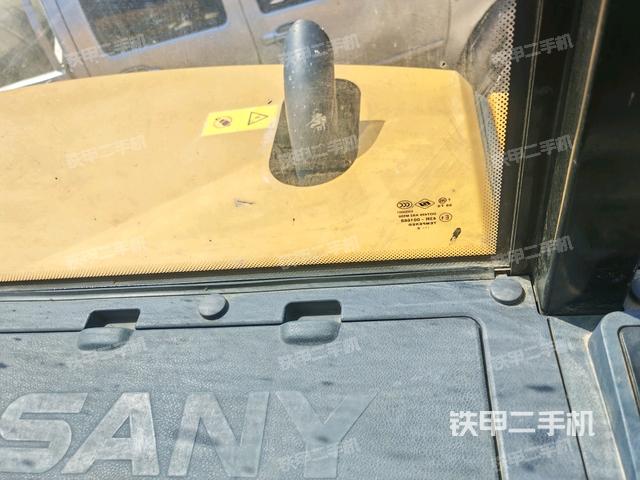 后窗玻璃角標(biāo)(駕駛室部分) 后窗玻璃角標(biāo)(駕駛室部分)