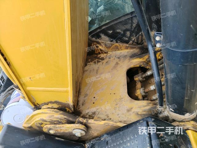 大臂根部?斜視(工作和回轉(zhuǎn)裝置) 大臂根部?斜視(工作和回轉(zhuǎn)裝置)
