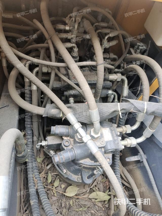 駕駛室頂部俯視（上車部件）