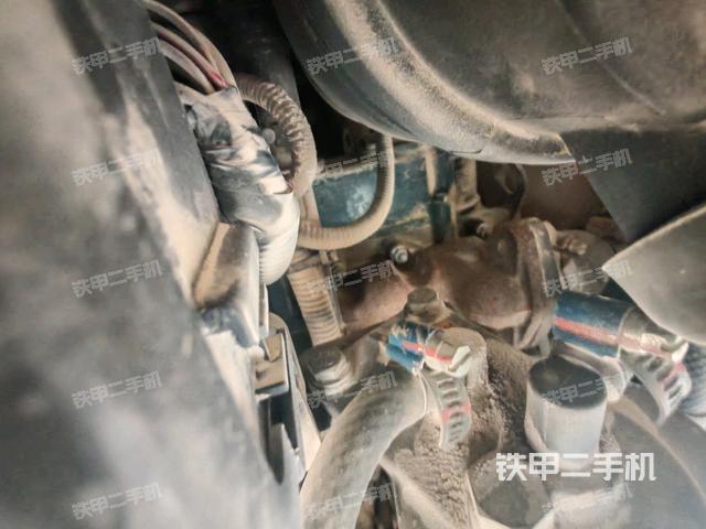 發(fā)動(dòng)機(jī)室（上車部件）