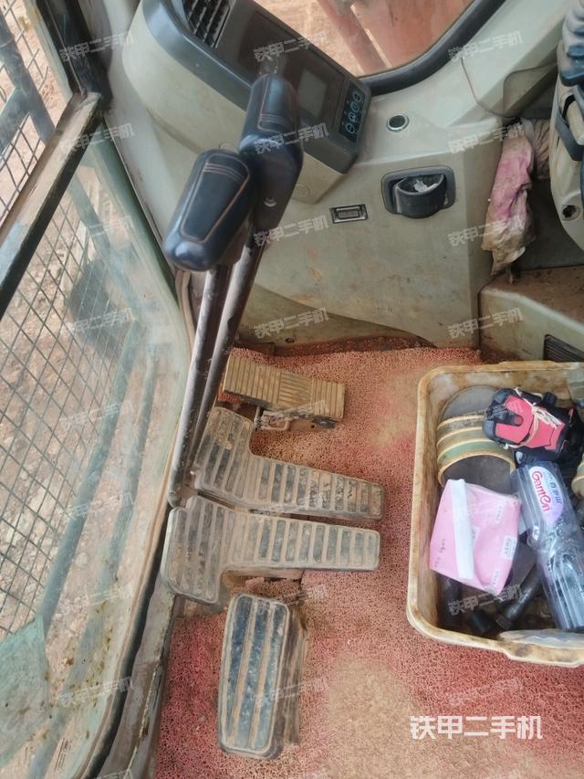 驾驶室左前45度（驾驶室部分）