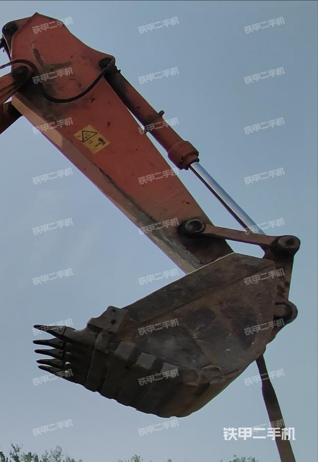小臂整體左后(工作和回轉(zhuǎn)裝置) 小臂整體左后(工作和回轉(zhuǎn)裝置)
