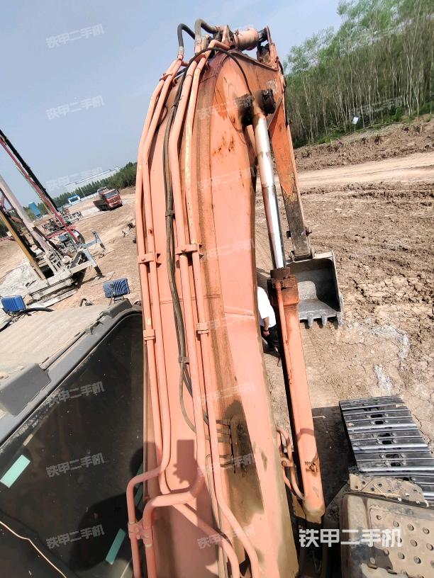 大臂背部俯視（工作和回轉(zhuǎn)裝置）