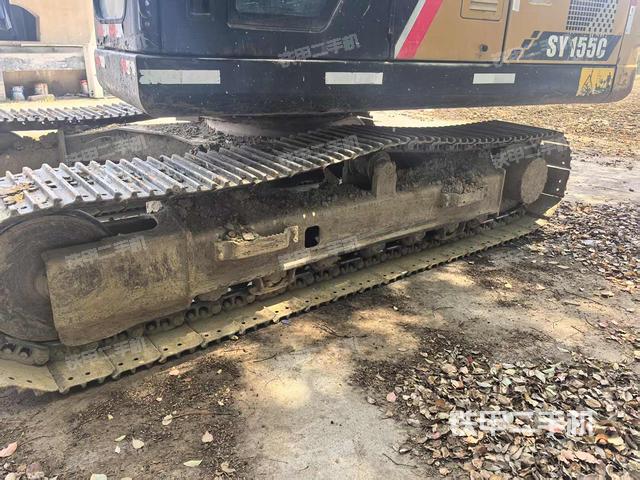 單側(cè)履帶整體(整機(jī)外觀) 單側(cè)履帶整體(整機(jī)外觀)