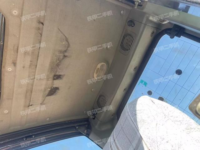 驾驶室顶部（整机外观）