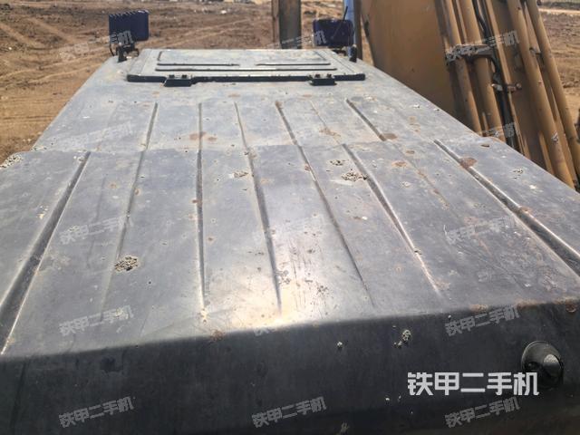 駕駛室頂部（整機外觀）