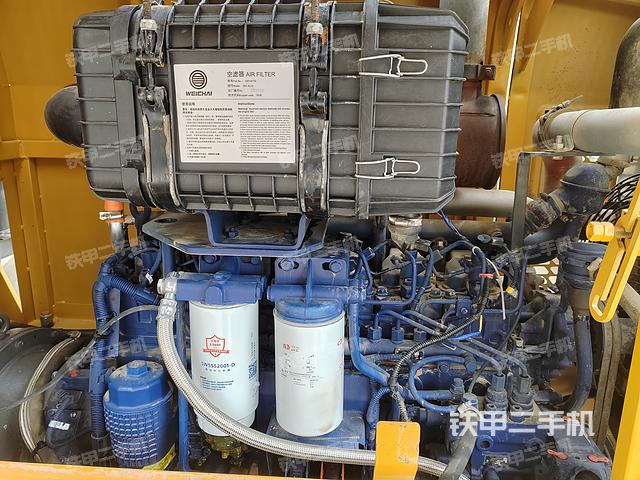 发动机左侧（整机外观及大件）