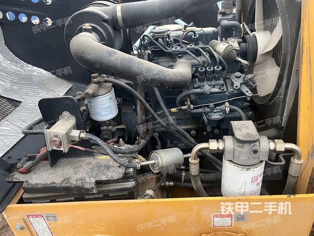 風(fēng)扇及皮帶（壓路機(jī)發(fā)動(dòng)機(jī)艙）