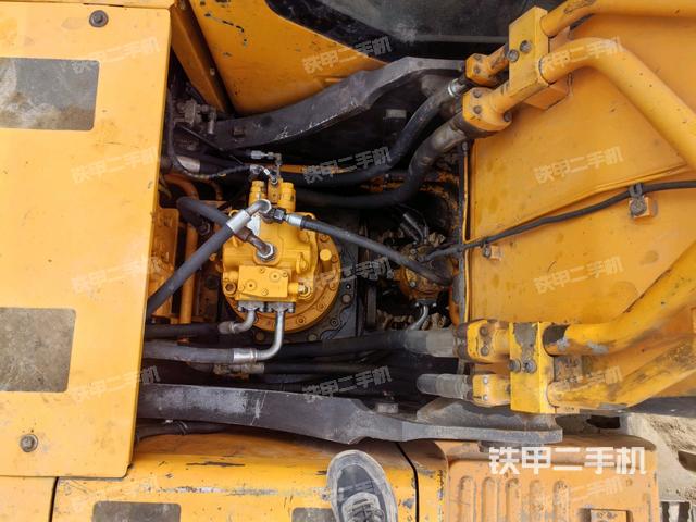 回轉(zhuǎn)馬達(dá)和主控閥（整機(jī)外觀）