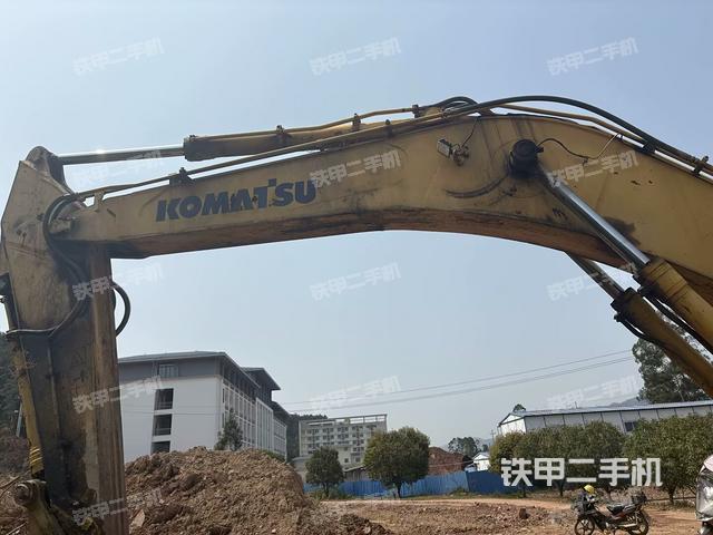 大臂油缸整體?豎拍(工作和回轉裝置) 大臂油缸整體?豎拍(工作和回轉裝置)