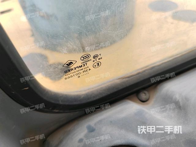 后窗玻璃角標(駕駛室部分) 后窗玻璃角標(駕駛室部分)