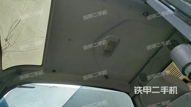 駕駛室整體（整機外觀）