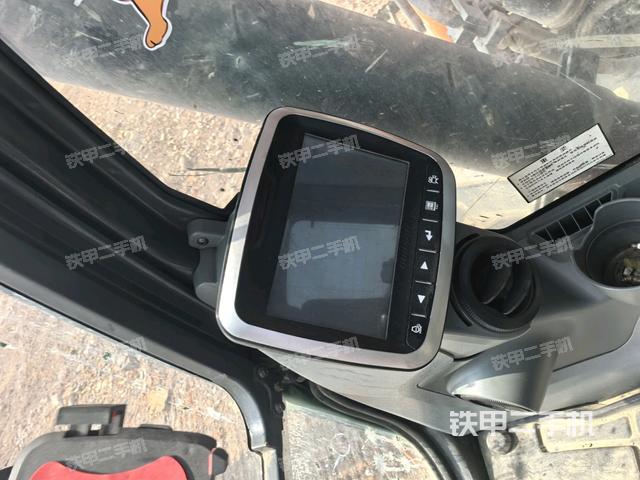 左后方玻璃角標(biāo)（駕駛室部分）