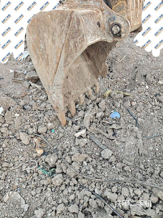 鏟斗右后整體（工作和回轉(zhuǎn)裝置）