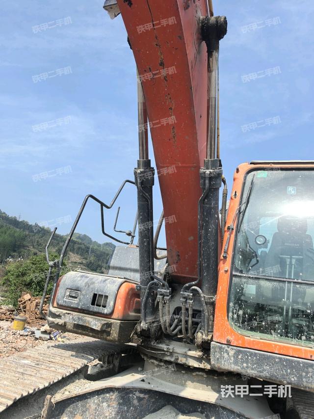 小臂整體右前（工作和回轉(zhuǎn)裝置）