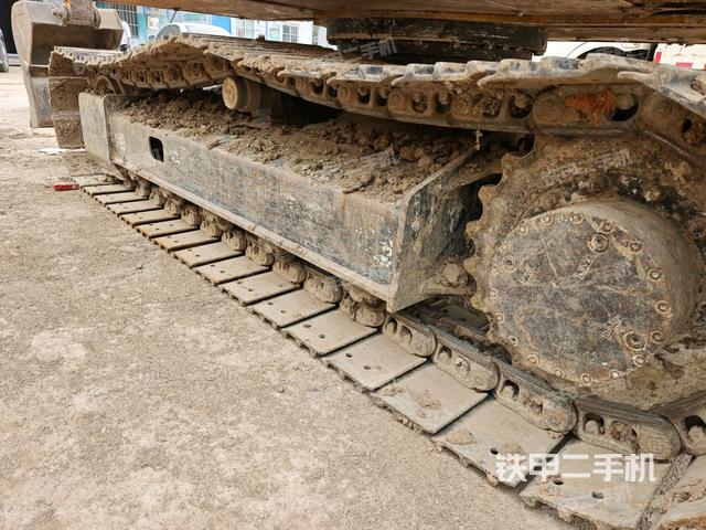 單側(cè)履帶整體（整機(jī)外觀）