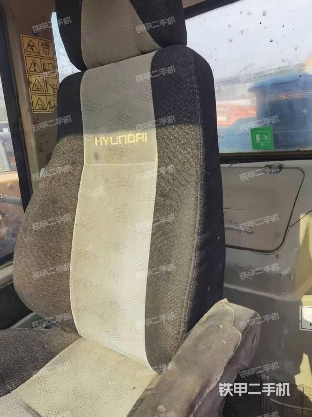 駕駛室整體（整機(jī)外觀）