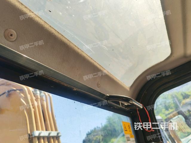 座椅右側(cè)控制臺(tái)/鑰匙門/油門/含右手柄(駕駛室部分) 座椅右側(cè)控制臺(tái)/鑰匙門/油門/含右手柄(駕駛室部分)