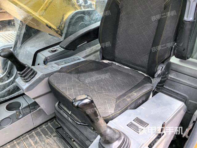 座椅右侧控制台/钥匙门/油门/含右手柄（驾驶室部分）