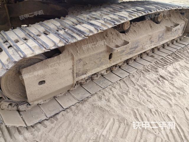 單側(cè)履帶整體（整機(jī)外觀）