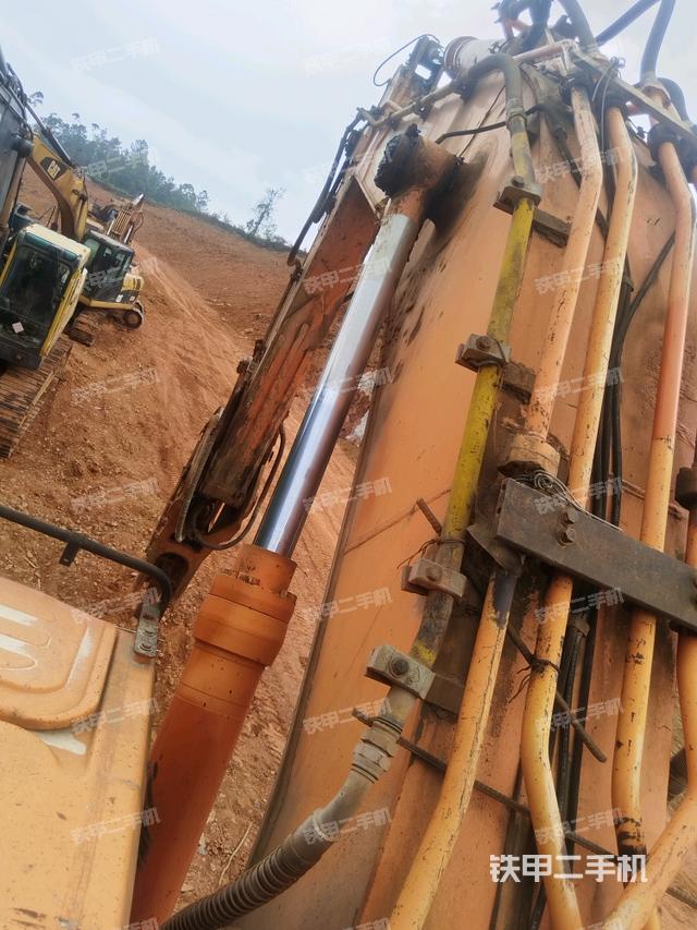 大臂根部 斜视（工作和回转装置）