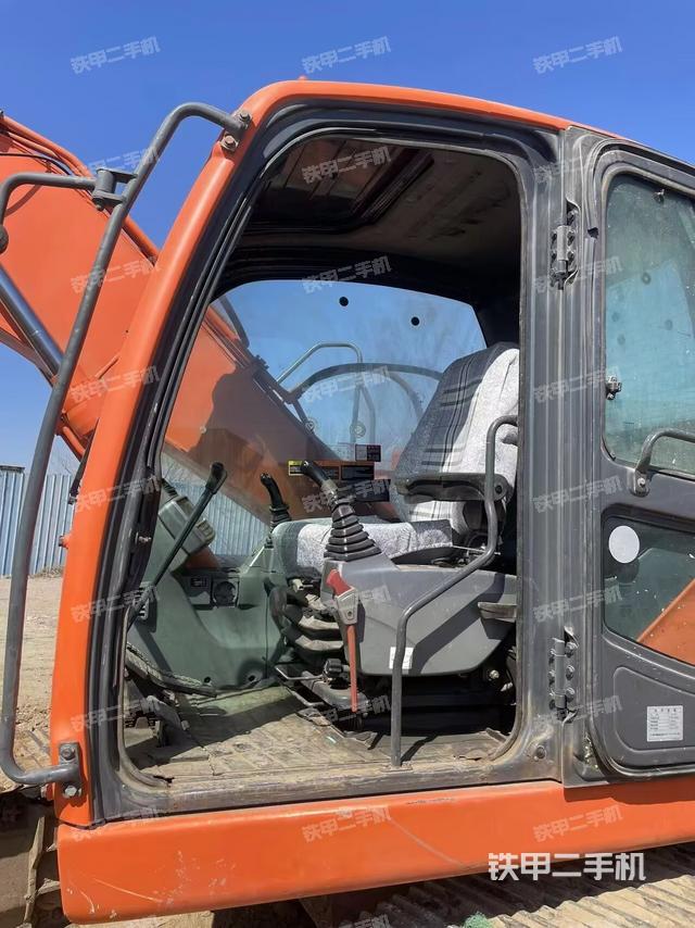 驾驶室整体（整机外观）