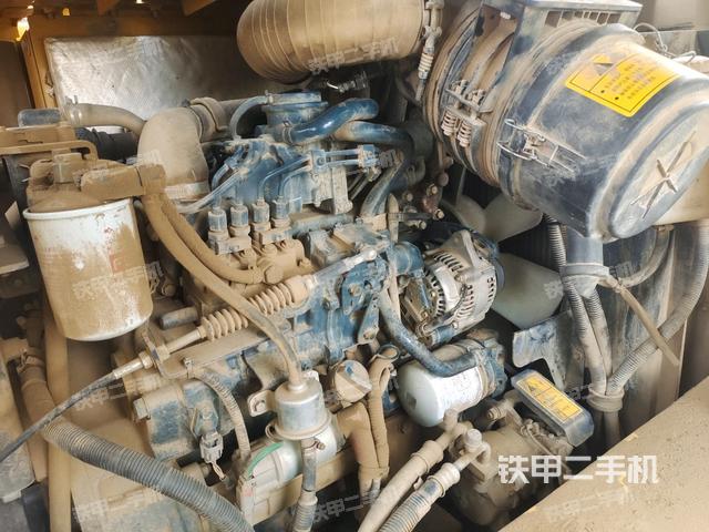 發(fā)動(dòng)機(jī)室（上車(chē)部件）