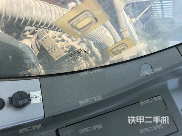 駕駛室左前45度（駕駛室部分）