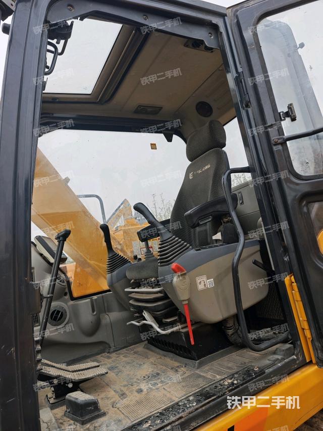 駕駛室整體（整機(jī)外觀）