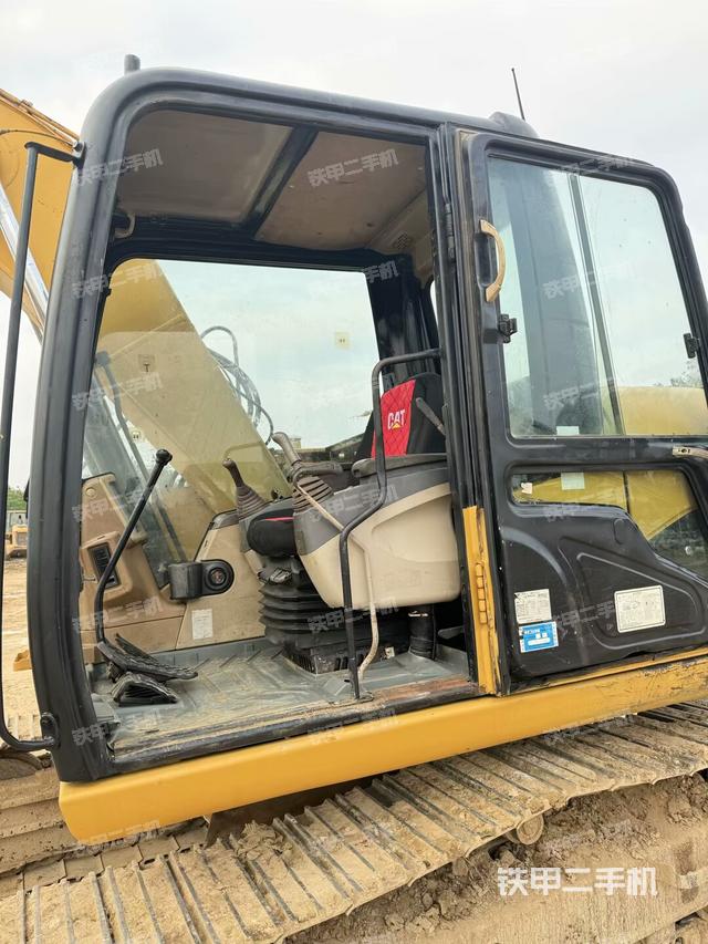 驾驶室整体（整机外观）