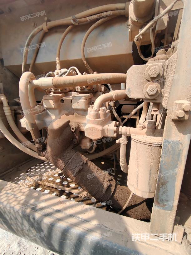 液壓泵斜45?左（大件艙室）