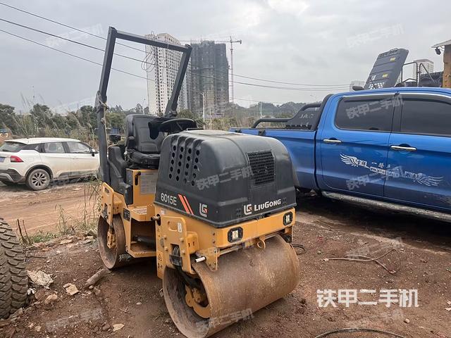 右前45°（壓路機(jī)整機(jī)外觀）