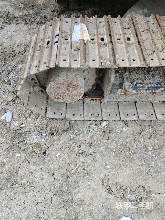 右驅(qū)動輪（行走機構(gòu)）