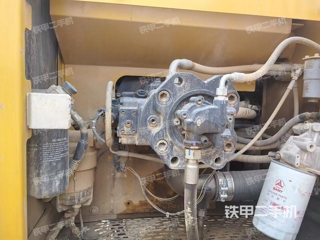 液壓泵艙室正面整體（整機(jī)外觀）