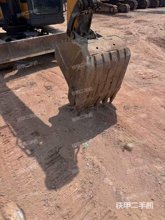 鏟斗45度（工作和回轉(zhuǎn)裝置）