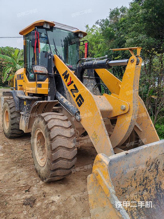 整機(jī)左側(cè)(設(shè)備外觀及核心部件) 整機(jī)左側(cè)(設(shè)備外觀及核心部件)