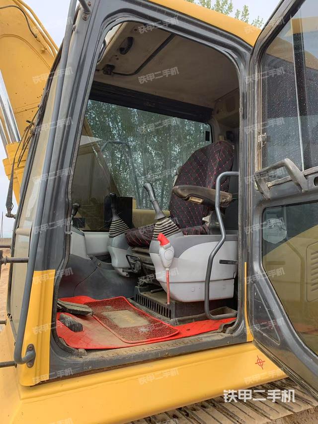 駕駛室整體（整機外觀）