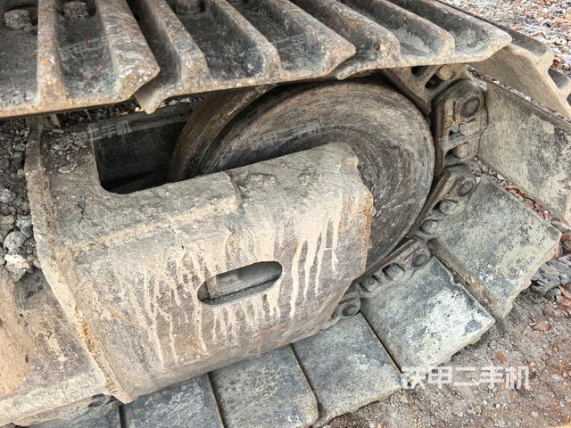 右側(cè)行走馬達(dá)蓋板（行走機構(gòu)）