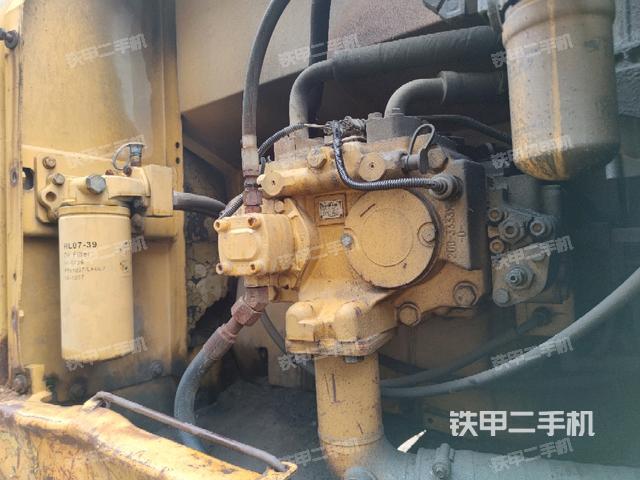 液壓泵斜45?右(大件艙室) 液壓泵斜45?右(大件艙室)