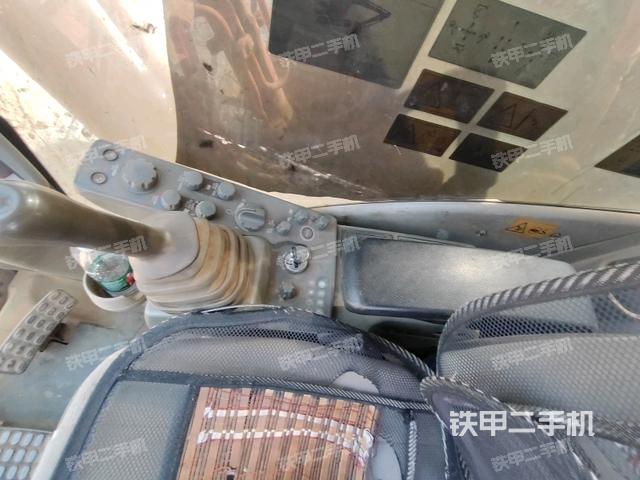 座椅左側(cè)控制臺/音響/含左手柄（駕駛室部分）