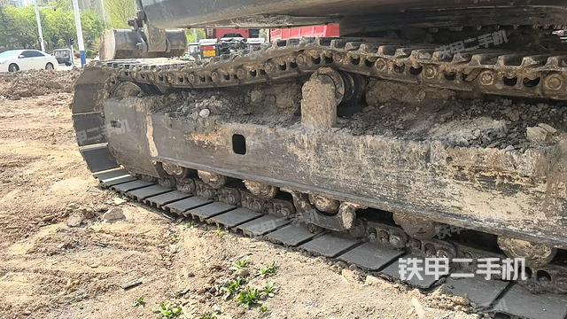 單側(cè)履帶整體（整機(jī)外觀）